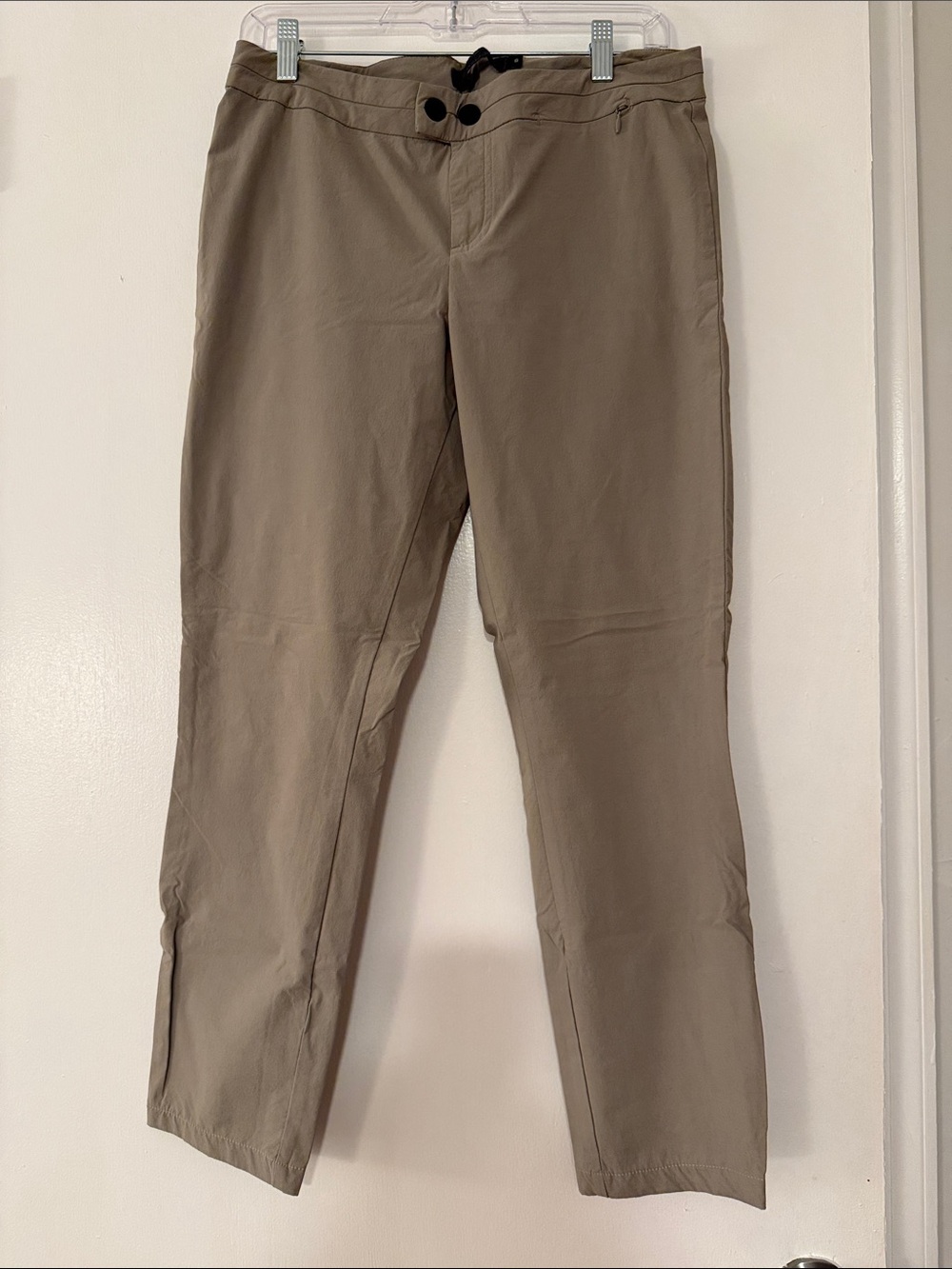 Women’s Straight-Leg Hiking Pants in Taupe